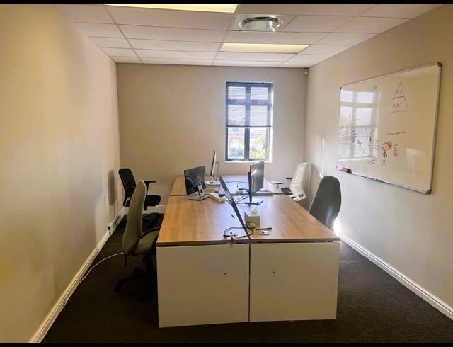 234M² OFFICE TO LET IN WESTLAKE
